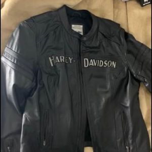 Harley Davidson Women's Leather Jacket - Size XL